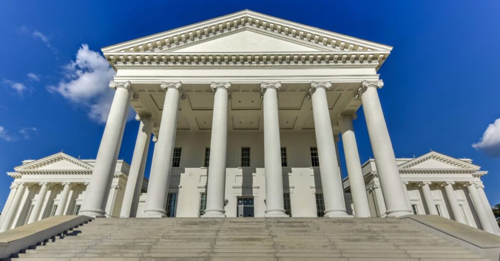 The front of the Virgina State Capitol building